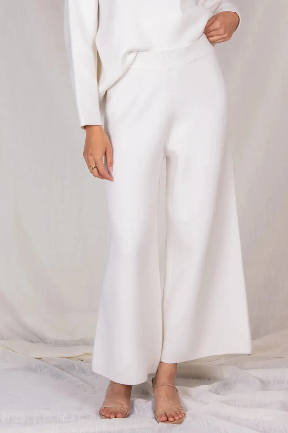 Elegant ankle length knit wide leg pants